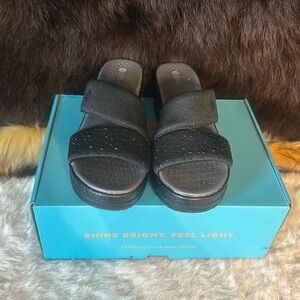 Bzees shoes 6.5 (6035) NEW